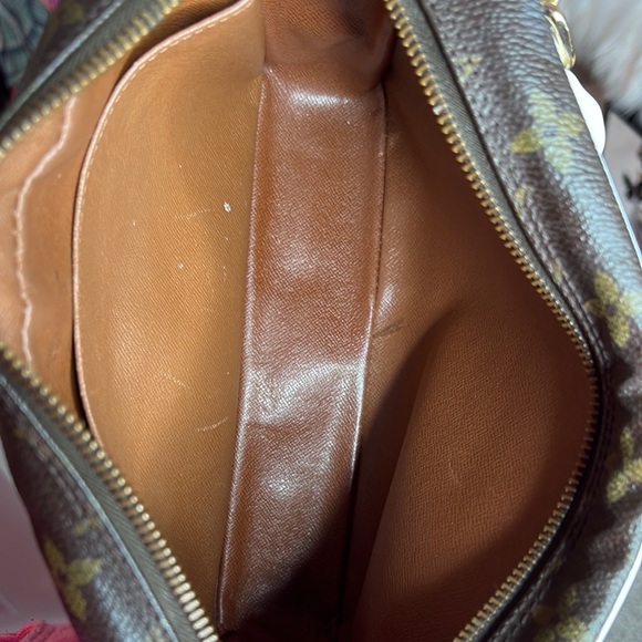 Louis Vuitton Crossbody authentic - Picture 4 of 7